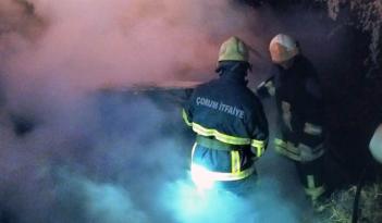 ARAÇ İÇİNDE YANARAK CAN VERDİ