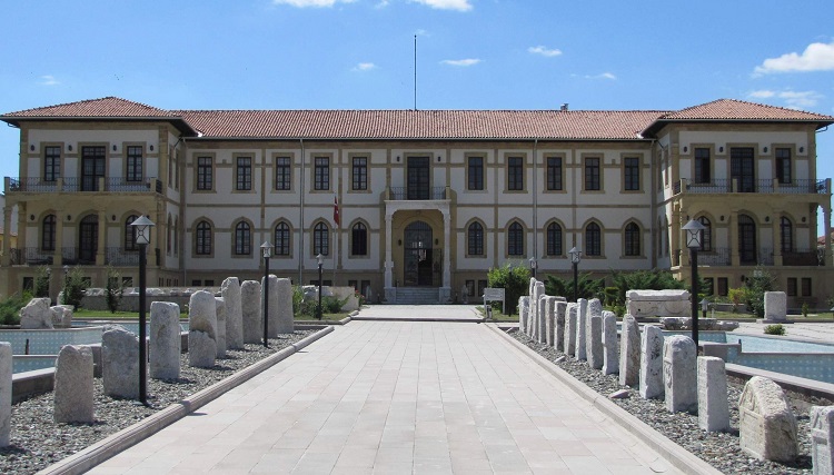 ÇORUM MÜZESİ ZİYARETÇİLERİNİ BEKLİYOR