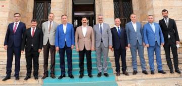 ÇORUMLU VALİ’YE KUTLAMA ZİYARETİ