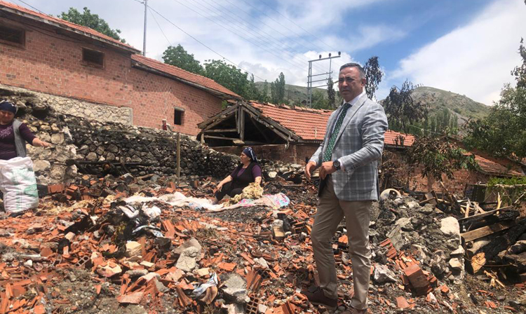 YANGINZEDE AİLEYİ ZİYARET ETTİ