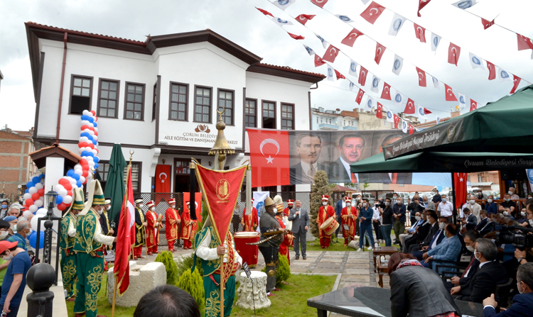 İKİ AÇILIŞ BİRDEN YAPILDI