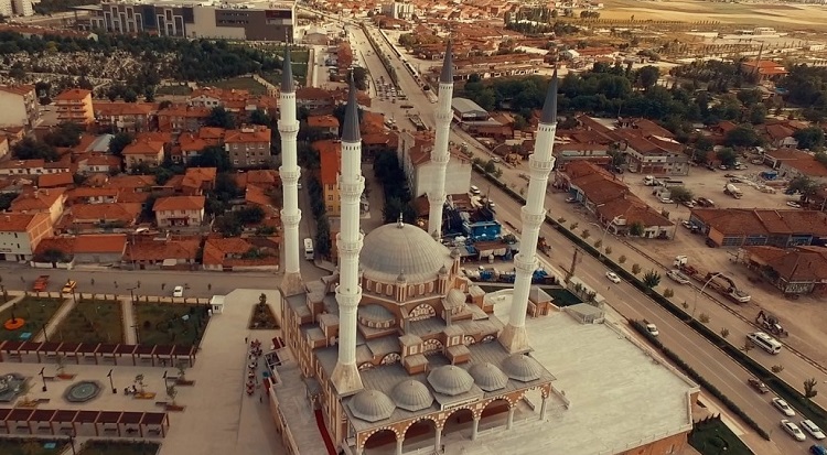 CAMİNİN ALTINA A 101 AÇILIYOR!