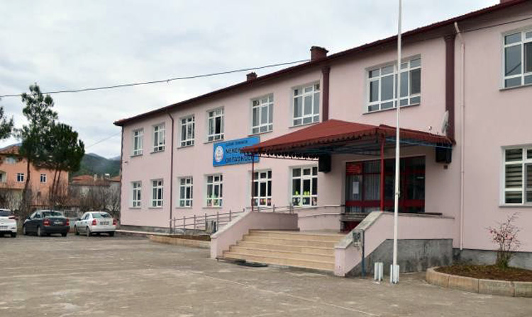 DEPREME DAYANIKSIZ OKUL YIKILDI