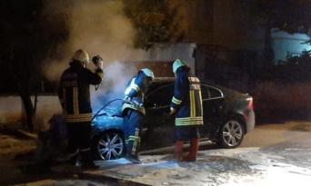 PARK HALİNDEKİ ARAÇ YANDI