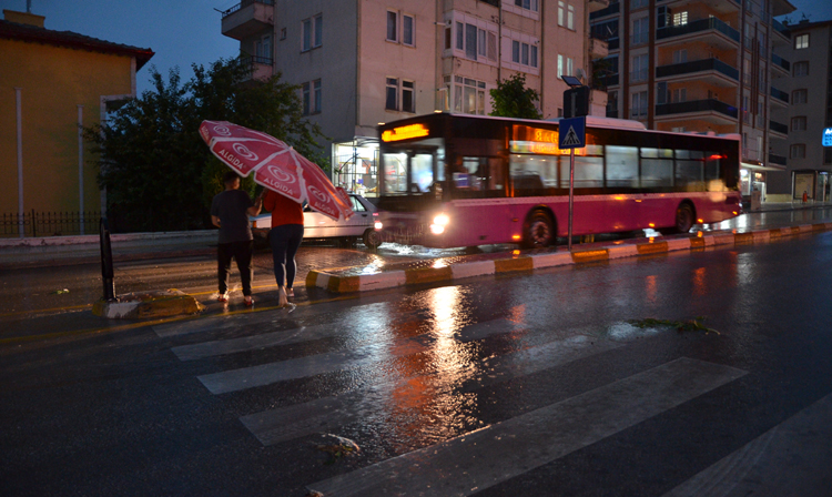 KUVVETLİ YAĞIŞ BUGÜNDE BEKLENİYOR!