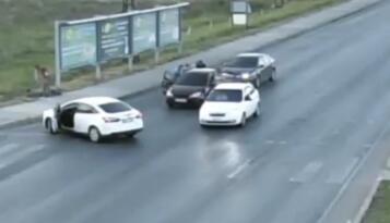 ZEHİR TACİRLERİ POLİSE YAKALANDI