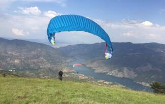 OĞUZLAR’DA YAMAÇ PARAŞÜTÜ YAPTILAR