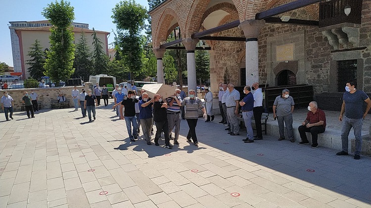 KORONAVİRÜS ÇORUM’DA CAN ALDI