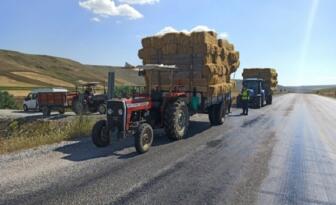 JANDARMA TRAKTÖR DENETİMİ YAPTI