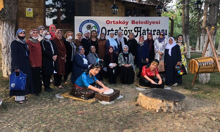 BAŞKAN EŞLERİ ORTAKÖY’Ü GEZDİ