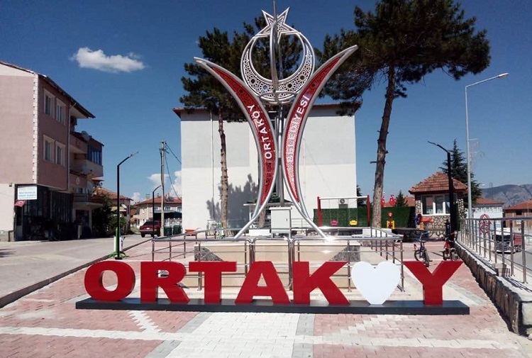 ORTAKÖY TABELASI İLÇEYE YAKIŞTI