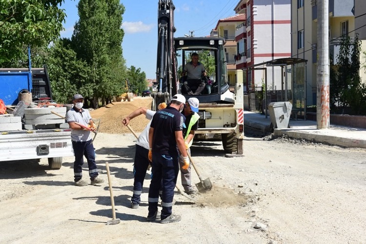 GÜLABİBEY’DE ALTYAPI SORUNU ÇÖZÜLÜYOR