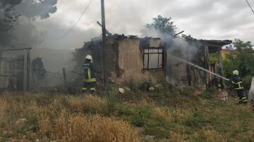 BOŞ EVDE ÇIKAN YANGIN KORKUTTU