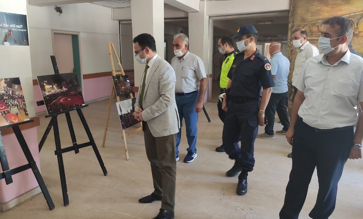 15 TEMMUZ FOTOĞRAF SERGİSİ AÇILDI