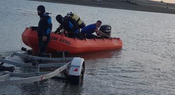 KAYIP GENÇ GÖLET İÇİNDE ARANIYOR