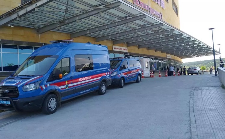 MİNİBÜS İÇİNDE BAŞINDAN VURULDU