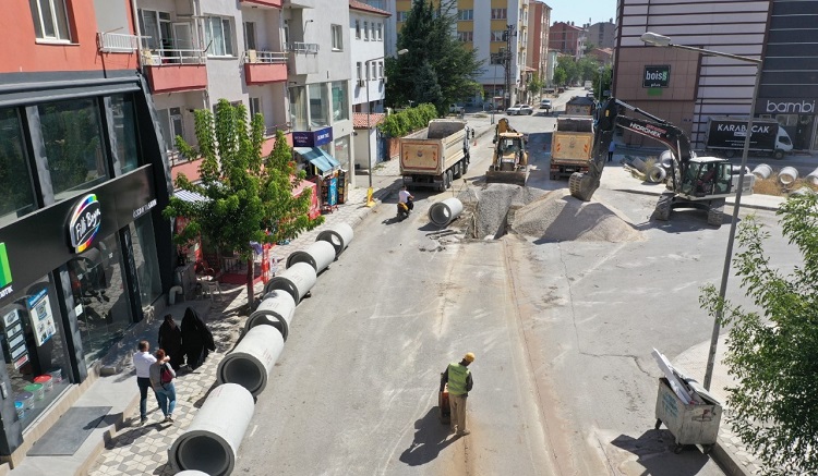 YAĞMUR SUYU SORUNU ÇÖZÜLÜYOR