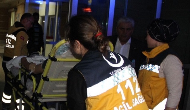 ARABASININ İÇİNDE KENDİNİ VURDU