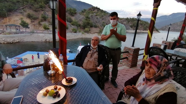 100 YAŞINA SÜRPRİZ DOĞUM GÜNÜ