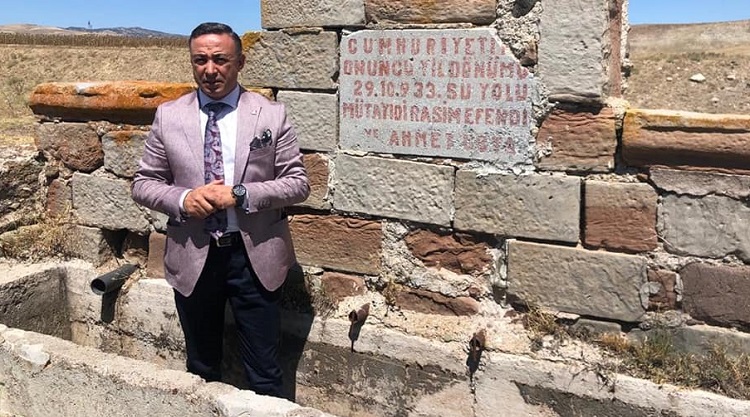 TARİHİ ÇEŞME KADERİNE TERKEDİLMİŞ