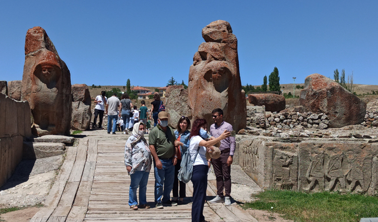 BAYRAMDA ALACAHÖYÜK İLGİ GÖRDÜ