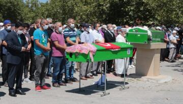 MİNİK KARDEŞLER GÖZYAŞLARIYLA UĞURLANDI