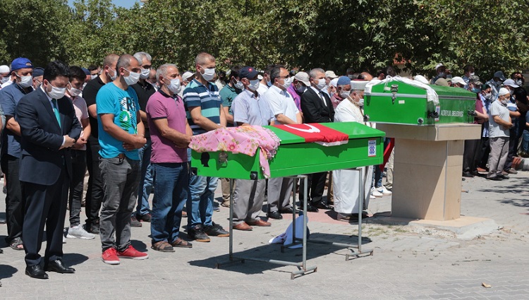 MİNİK KARDEŞLER GÖZYAŞLARIYLA UĞURLANDI