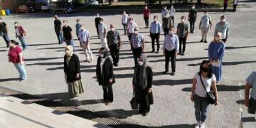 UZAKTAN EĞİTİM İLK DERS ZİLİ İLE BAŞLADI