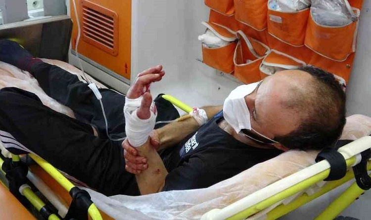 ACEMİ KASAPLAR KENDİLERİNİ KESTİ!