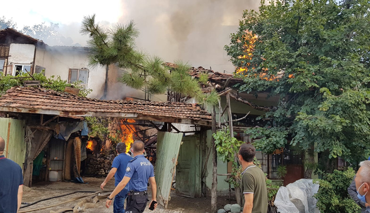 ÇORUM’DA FECİ YANGIN! 5 ÖLÜ