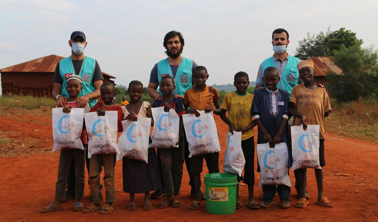 KARDEŞLERİNE ‘CANSUYU’ OLDULAR