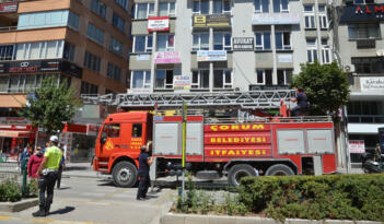 GAZİ CADDESİNDE BACA YANGINI!
