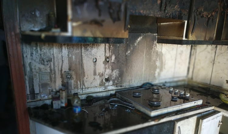 KULA KÖYÜNDE EV YANGINI