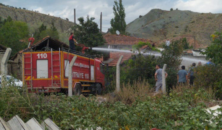 YEMEĞİ OCAKTA UNUTUNCA!