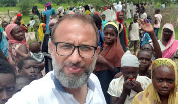 BU ÖĞRETMEN YÜZLERİ GÜLDÜRDÜ