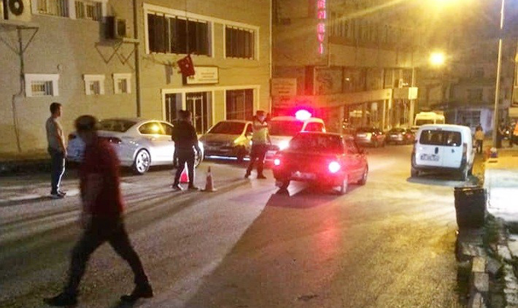 SİLAHLA BACAĞINDAN VURULDU