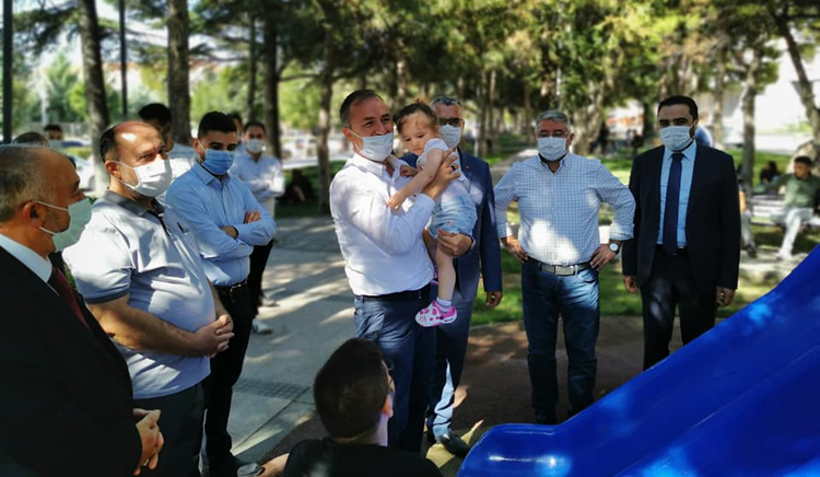 VATANDAŞLARLA BAYRAMLAŞTILAR