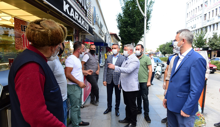 BAŞKAN MASKE DENETİMİNDE!