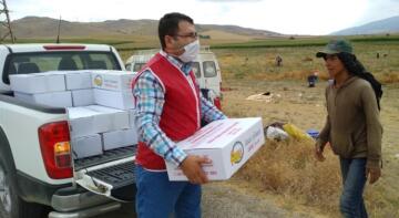 MEVSİMLİK İŞÇİLERE KIZILAY’DAN YARDIM