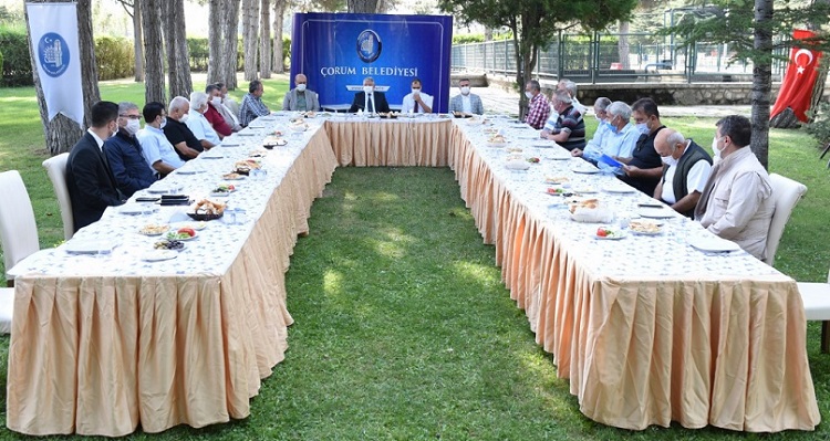 BAŞKAN MUHTARLARLA KAHVALTIDA BULUŞTU