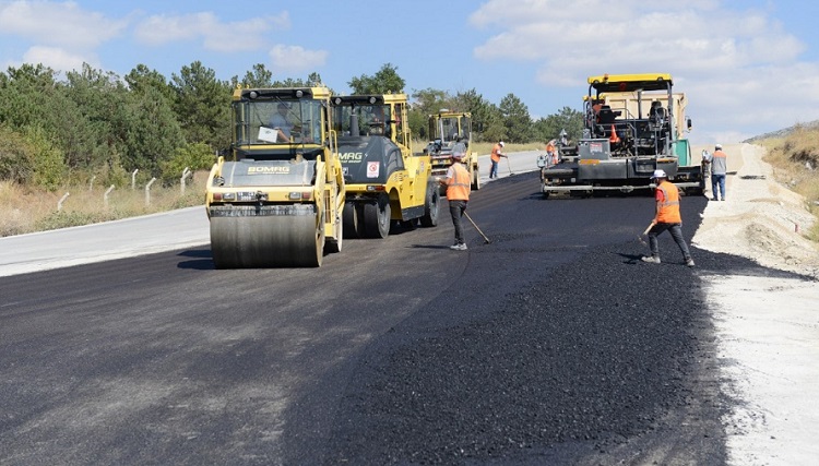 TAŞ OCAĞI YOLUNDA ÇALIŞMA