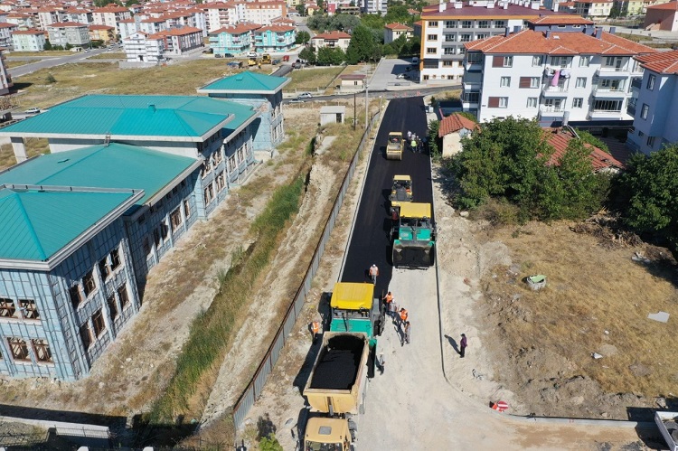 ASFALT ÇALIŞMALARI DEVAM EDİYOR