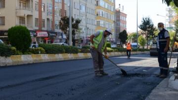 BOZUK VE YIPRANAN YOLLAR YENİLENİYOR