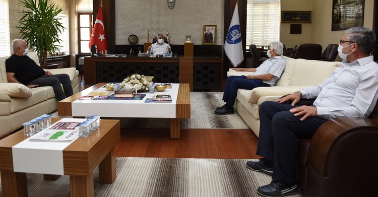 MUHTARLARDAN BAŞKAN’A TEŞEKKÜR ZİYARETİ