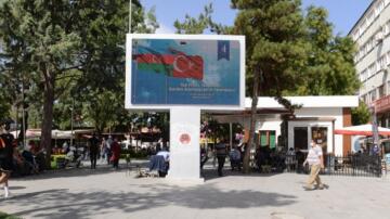AZERBAYCAN’A BAYRAKLI DESTEK