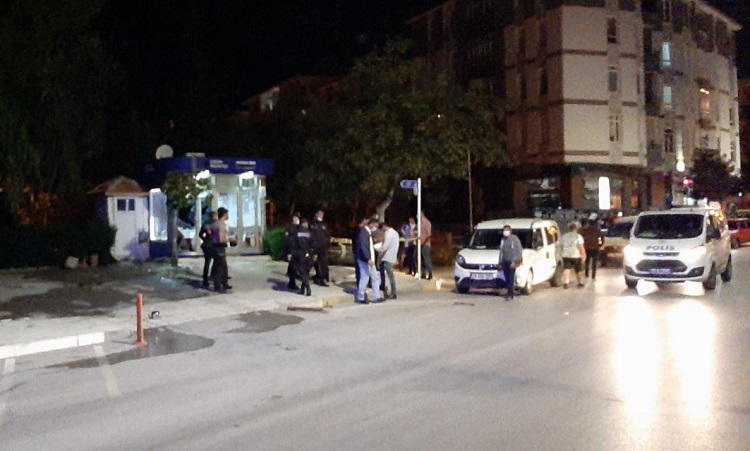 TAKSİ DURAĞINA İLGİNÇ SALDIRI!