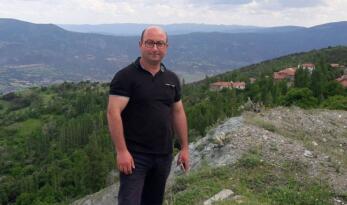 ÜZÜCÜ KAZADA HAYATINI KAYBETTİ