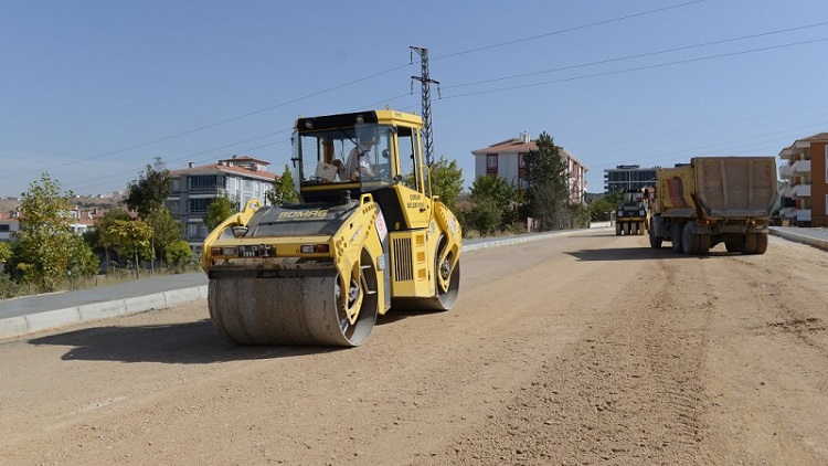 İPEKLİEVLER’E YENİ YOL YAPILIYOR