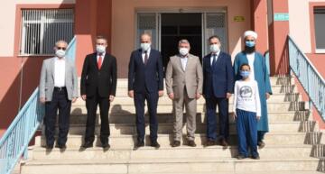 BAŞKAN DİN GÖREVLİLERİNİ ZİYARET ETTİ