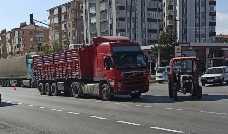 TIRIN ÇARPTIĞI KİŞİ AĞIR YARALANDI